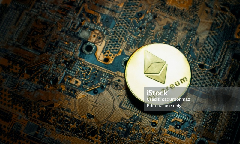 去中心化交易所（DEX）的崛起：未来交易的创新模式与挑战_交易引擎策略_交易之路如何构建