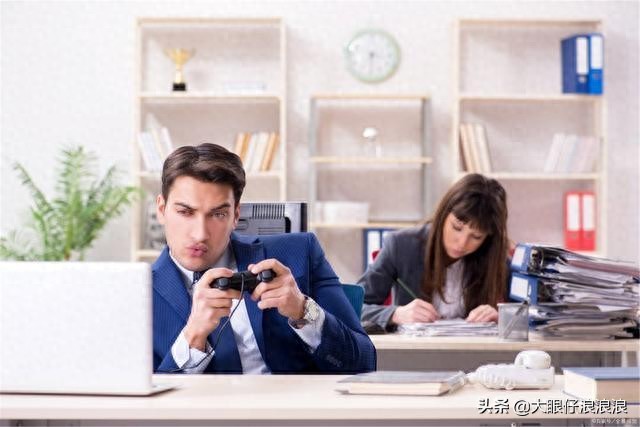 数字游戏中的劳动：从媒介使用到文化实践与职业玩家的劳动分析